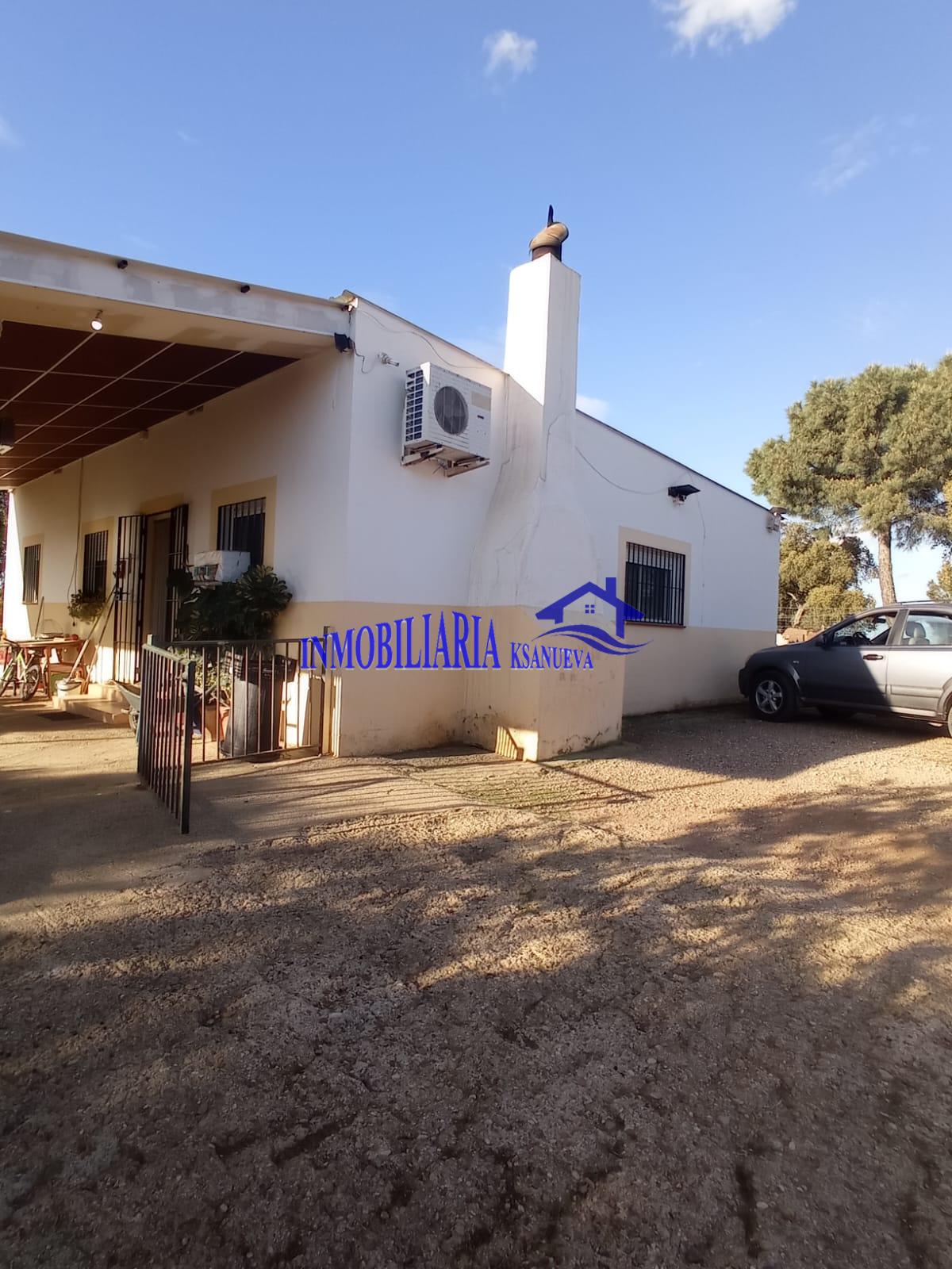 For sale of chalet in Córdoba