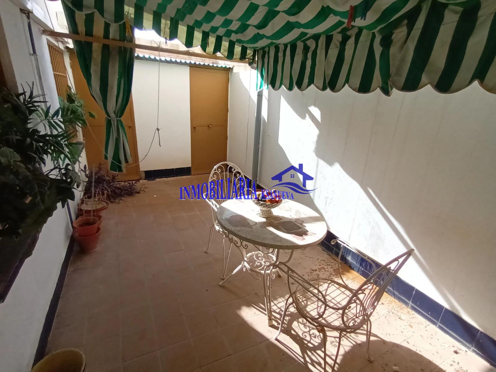 For sale of flat in Córdoba