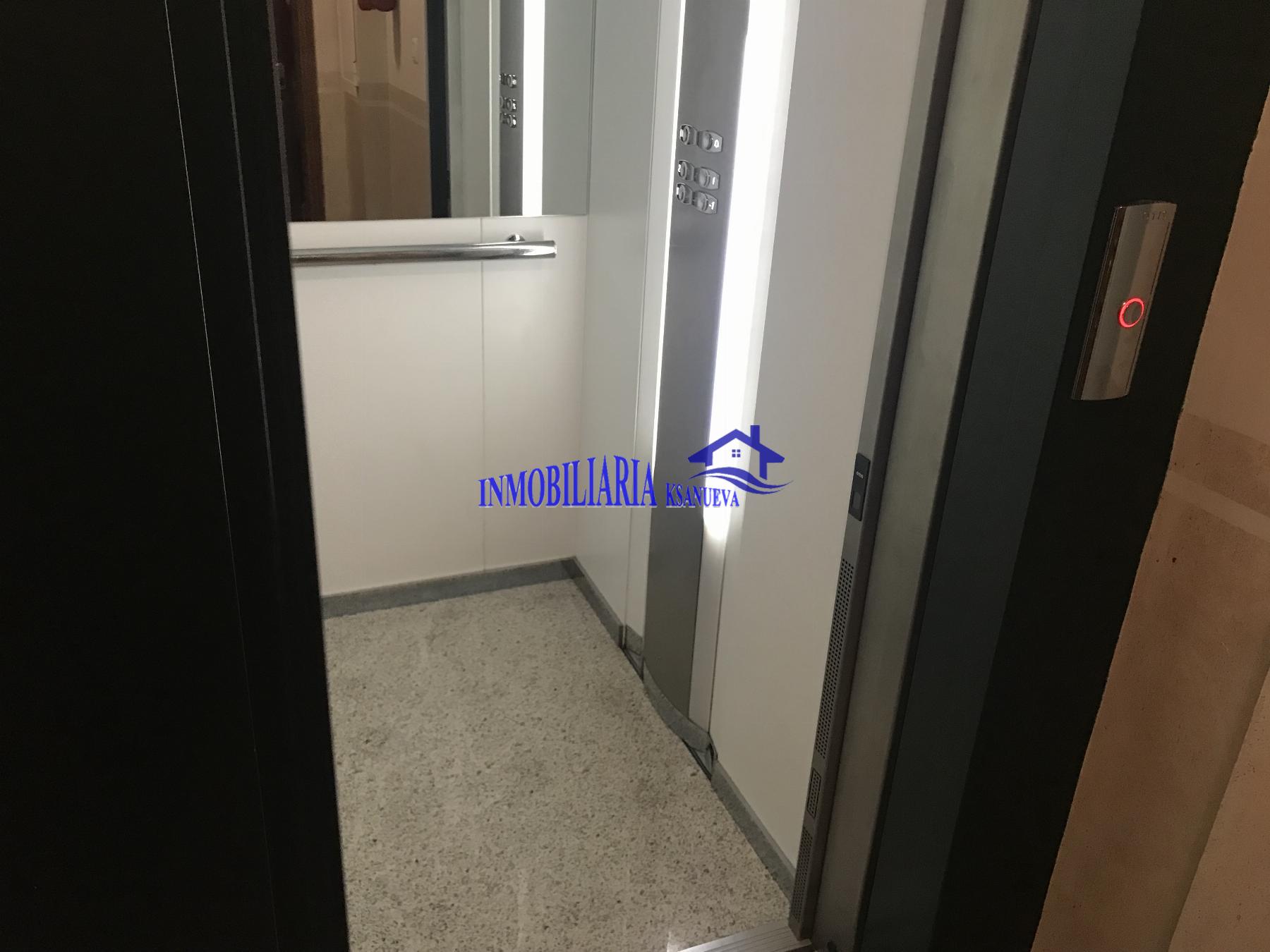 For sale of flat in Córdoba