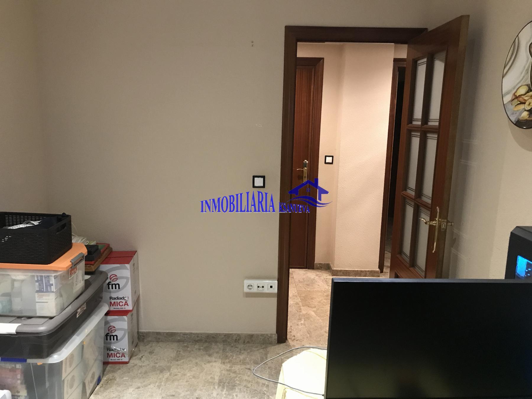 For sale of flat in Córdoba