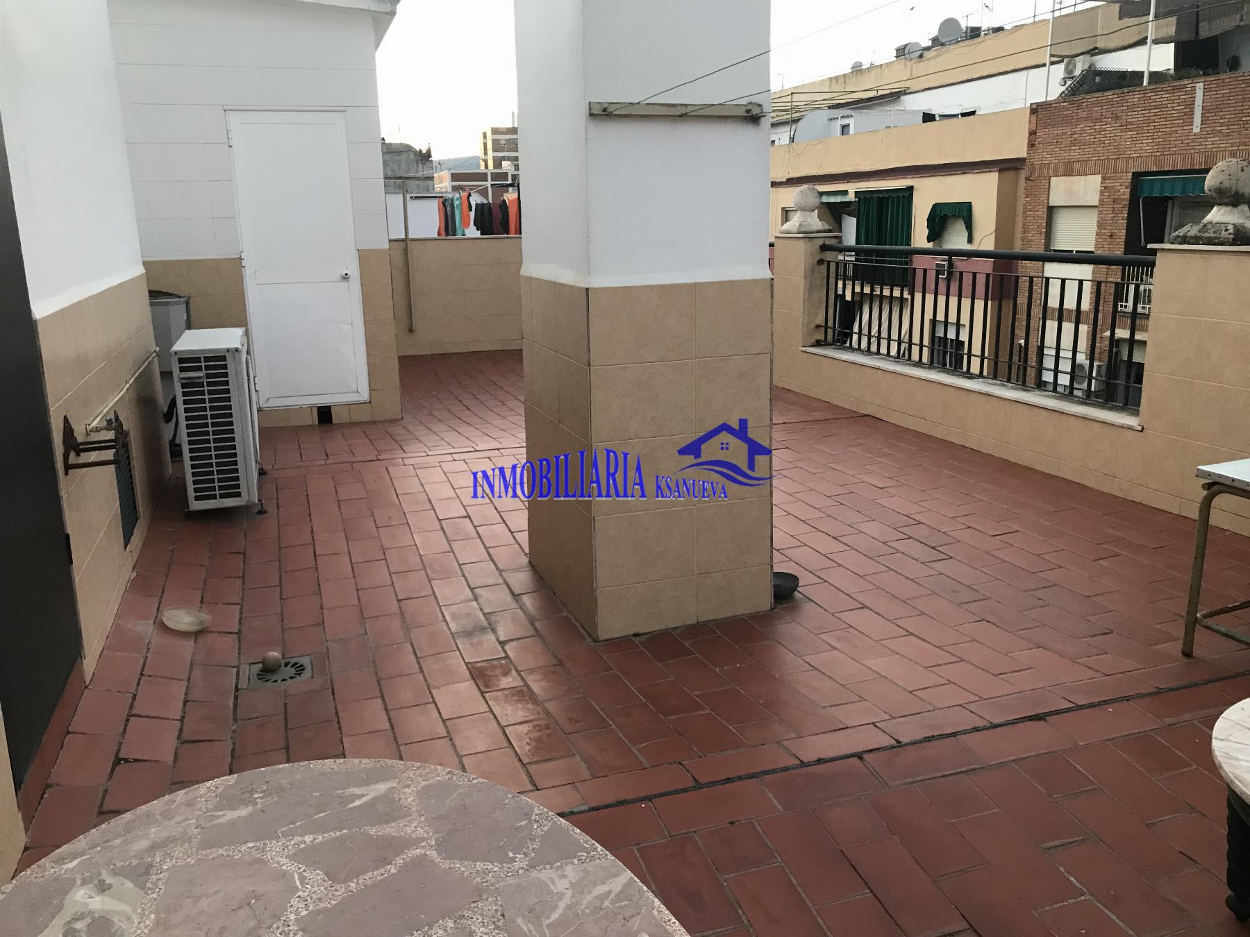 For sale of flat in Córdoba