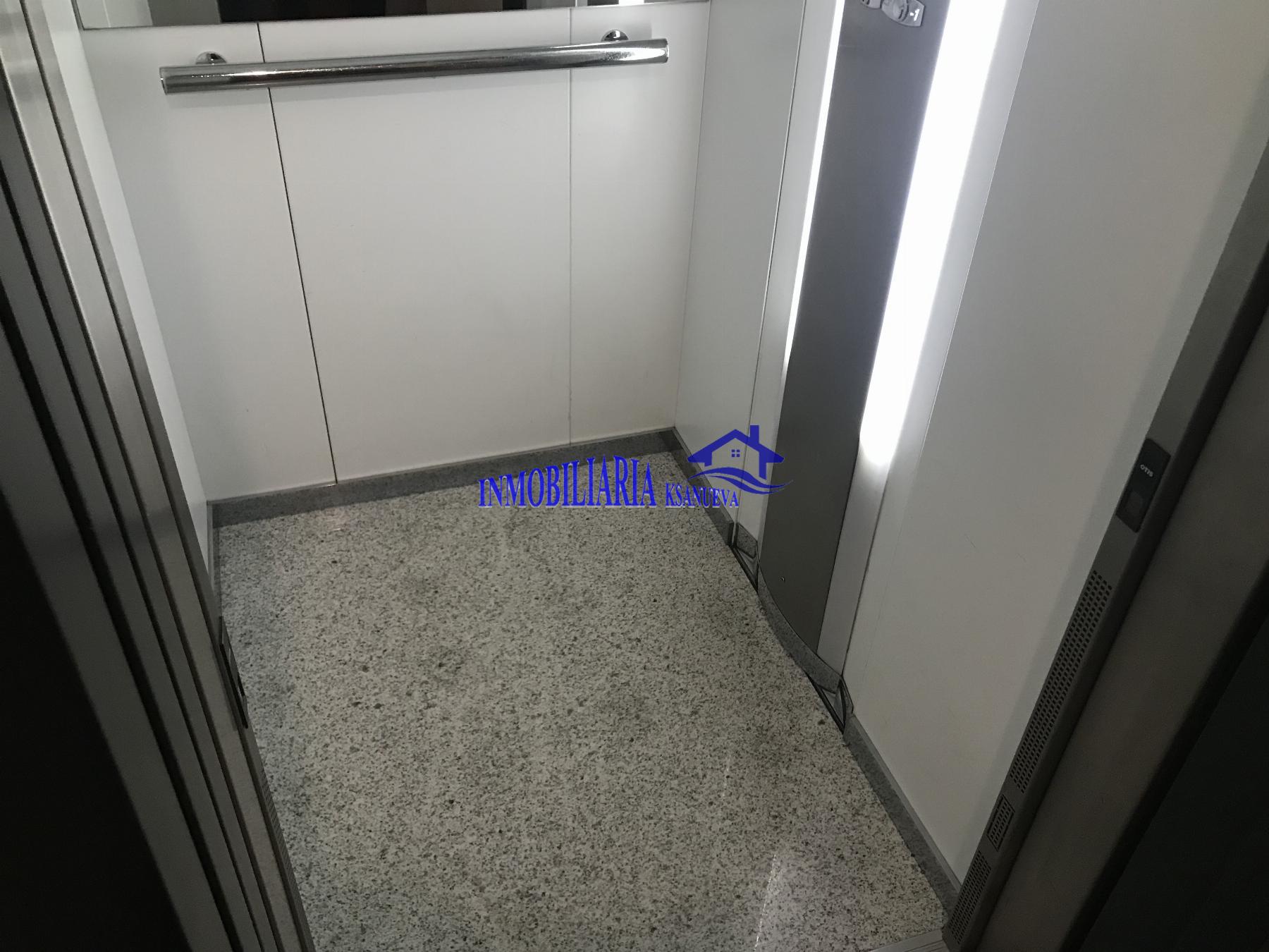 For sale of flat in Córdoba