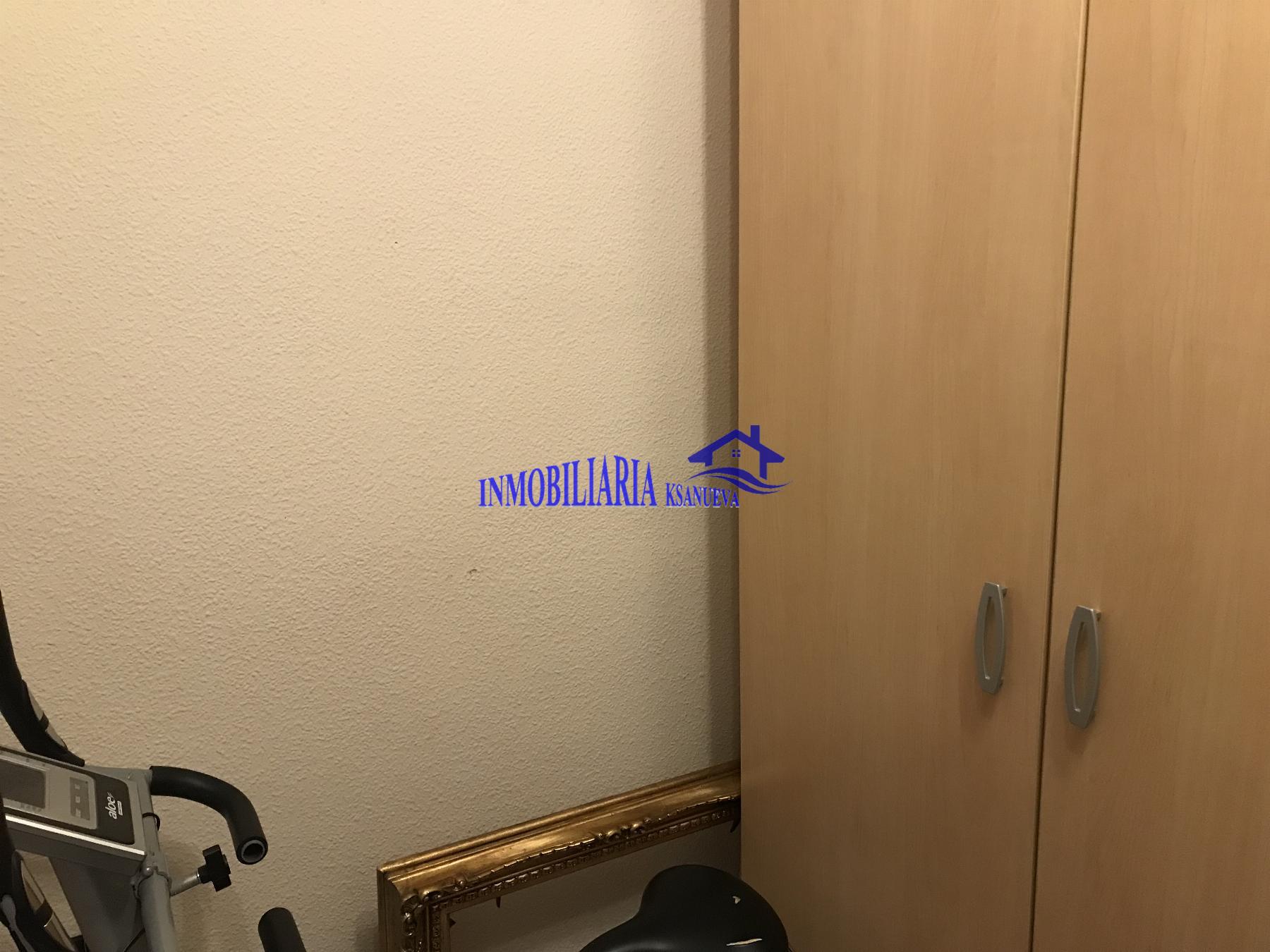 For sale of flat in Córdoba