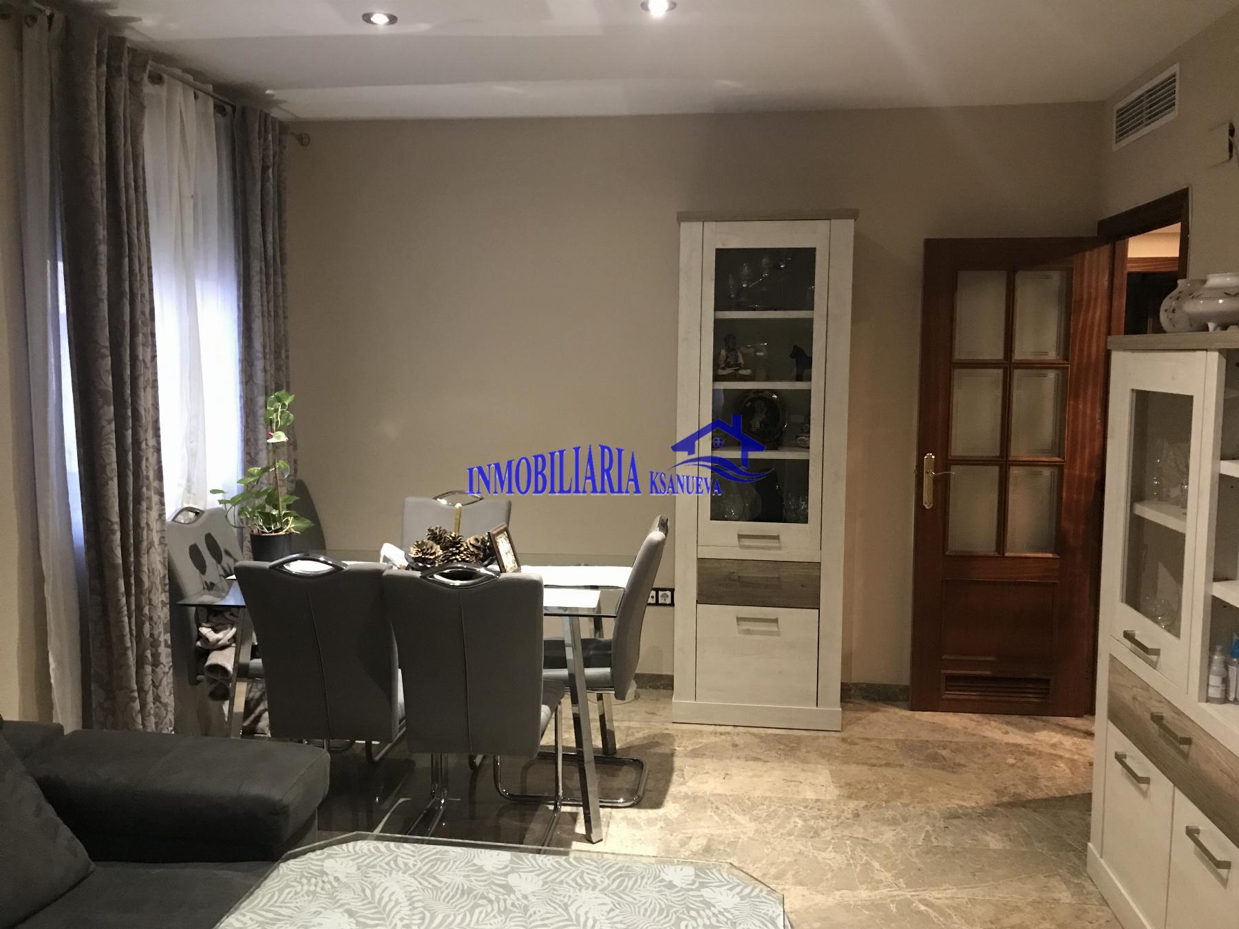 For sale of flat in Córdoba