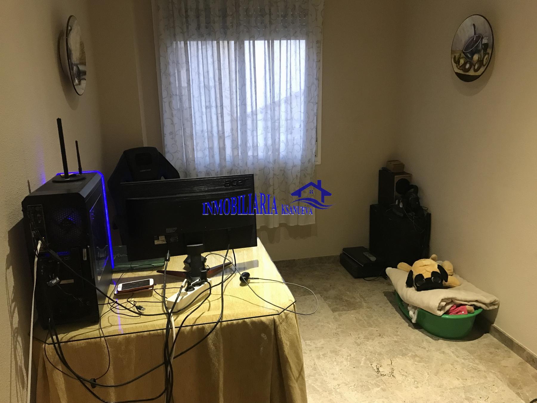For sale of flat in Córdoba