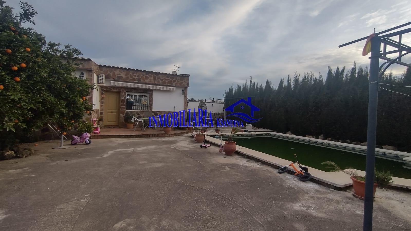 For sale of chalet in Córdoba