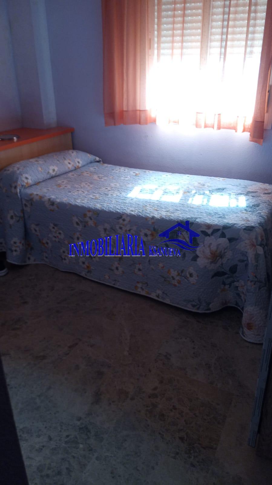 For sale of flat in Córdoba