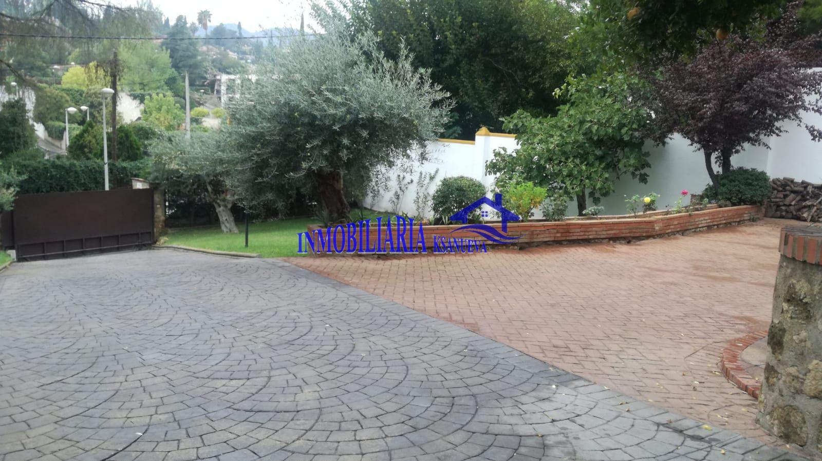 For sale of chalet in Córdoba