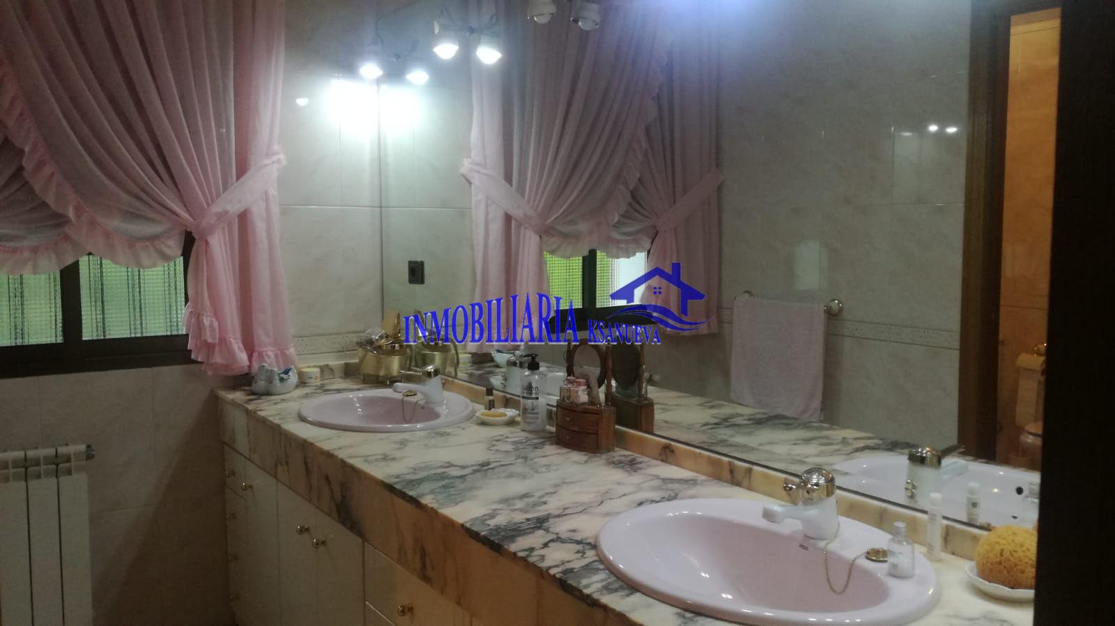 For sale of chalet in Córdoba