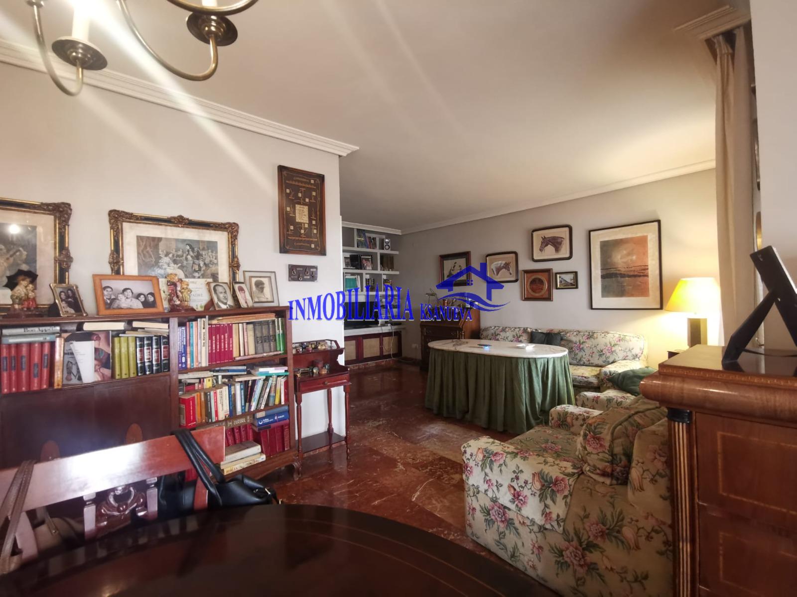 For sale of flat in Córdoba