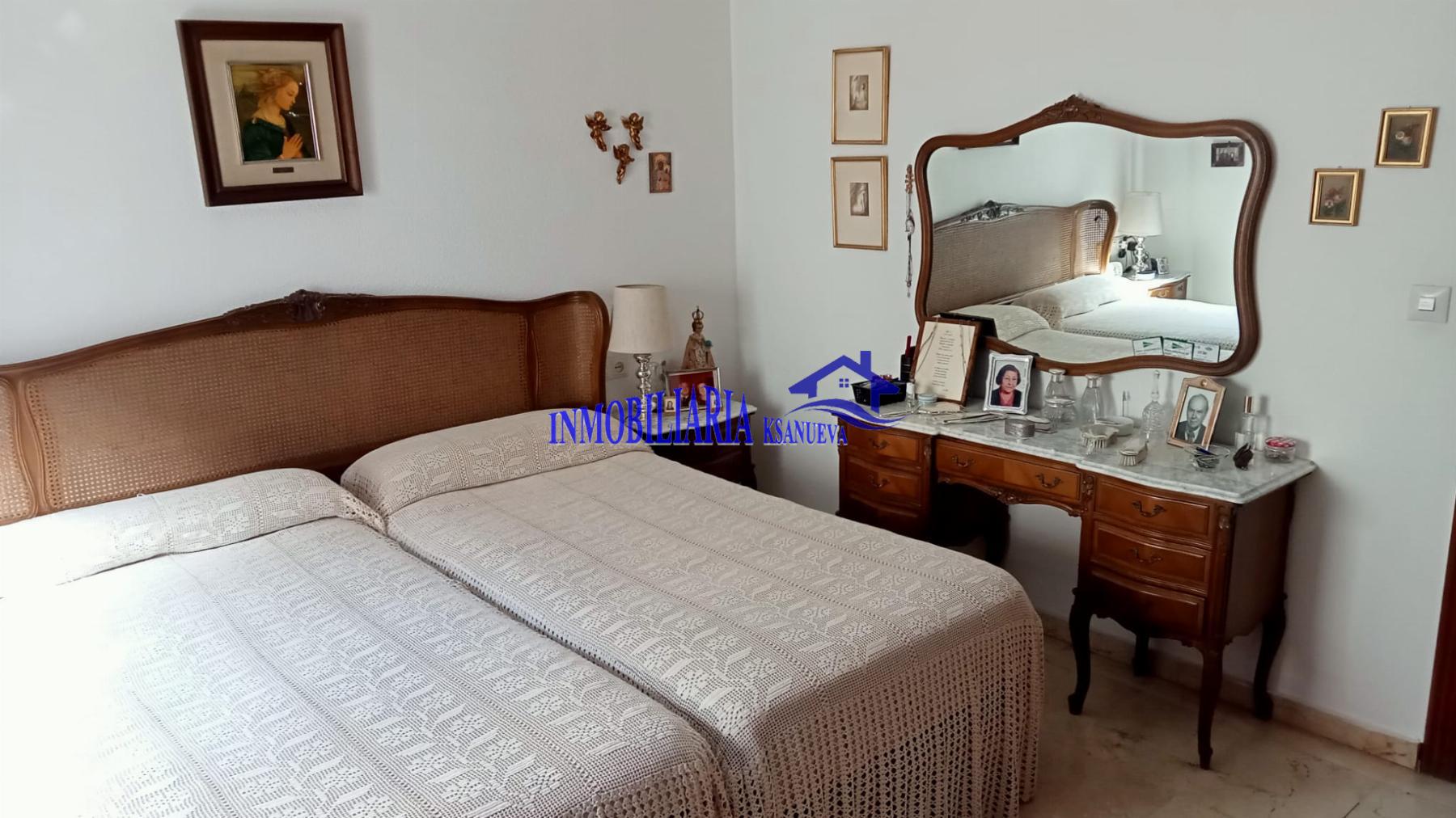 For sale of flat in Córdoba