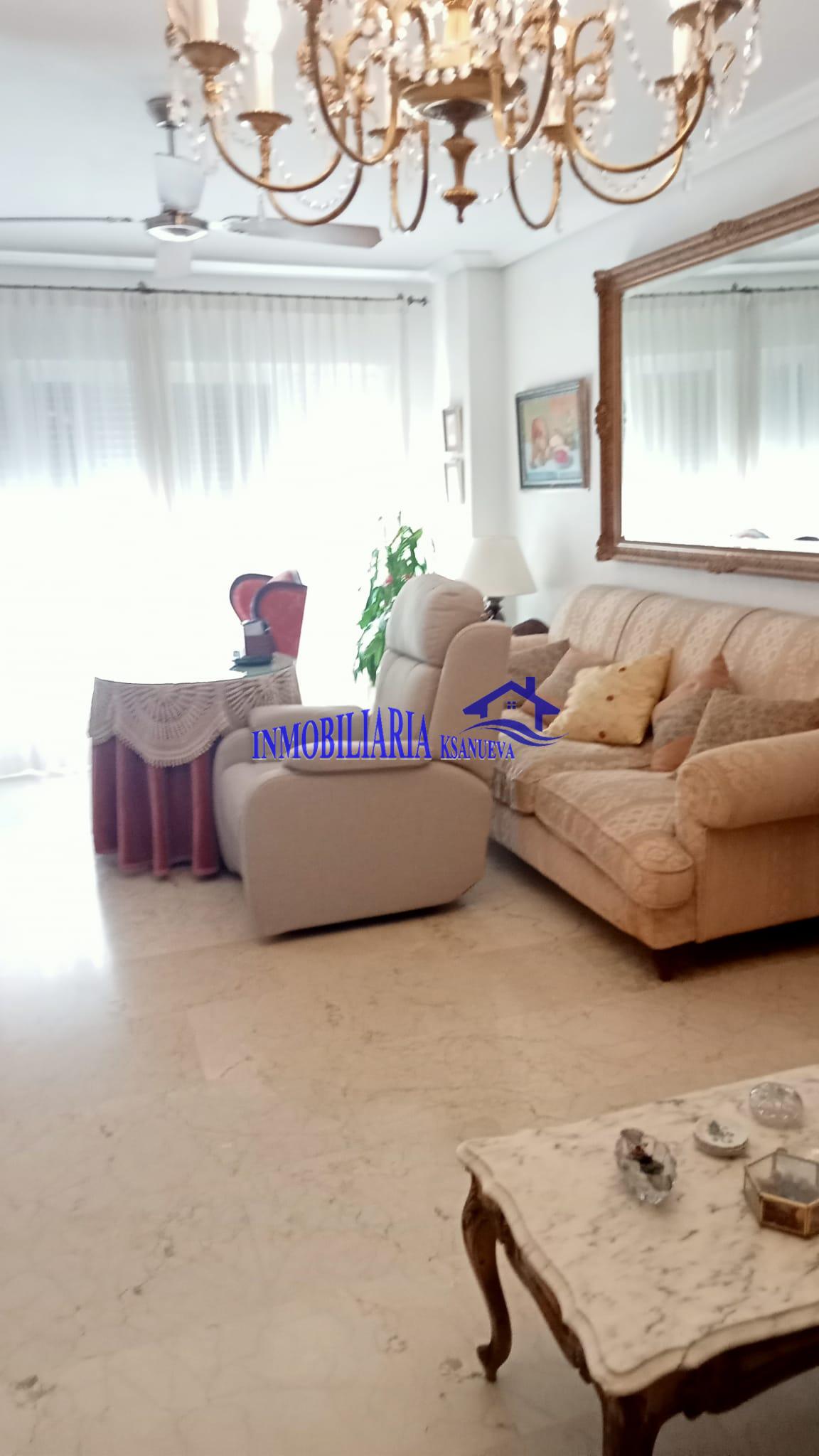 For sale of flat in Córdoba
