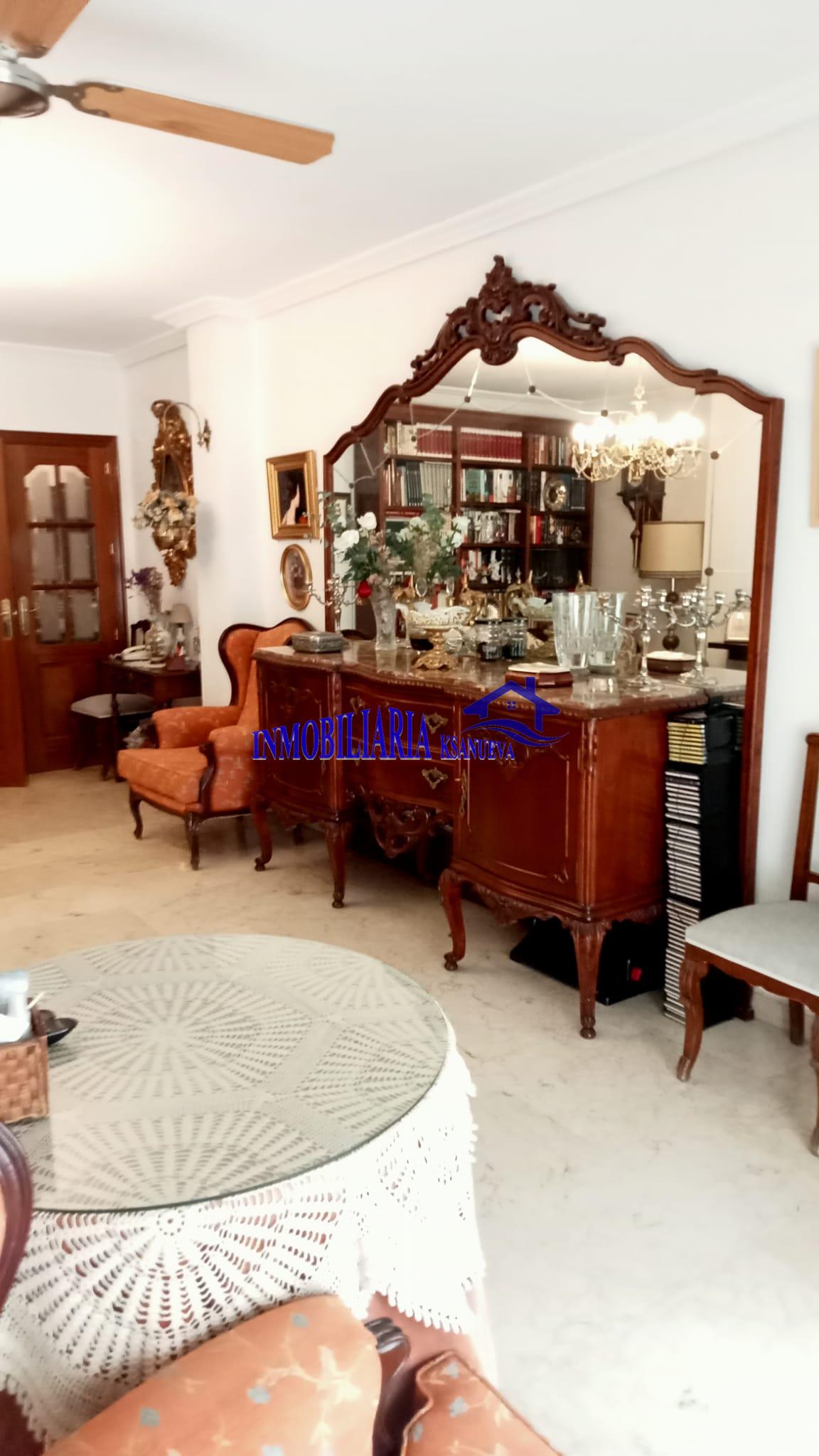For sale of flat in Córdoba