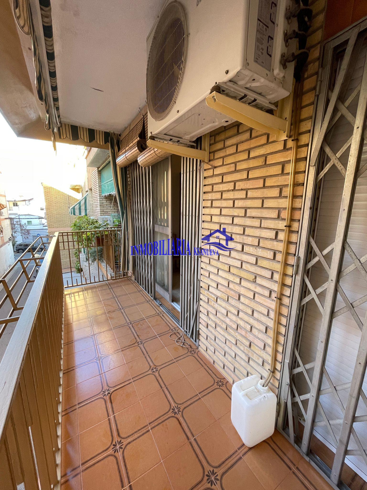 For sale of flat in Córdoba