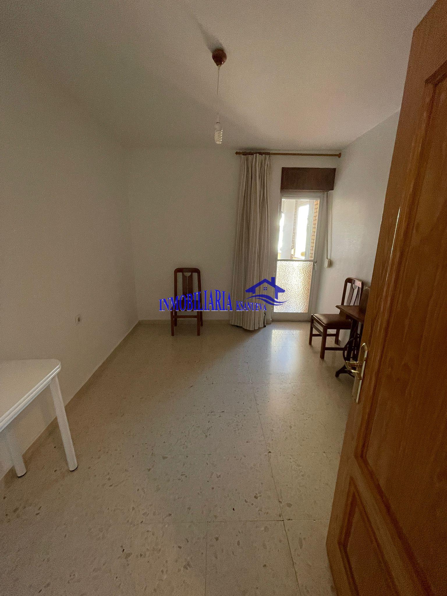For sale of flat in Córdoba