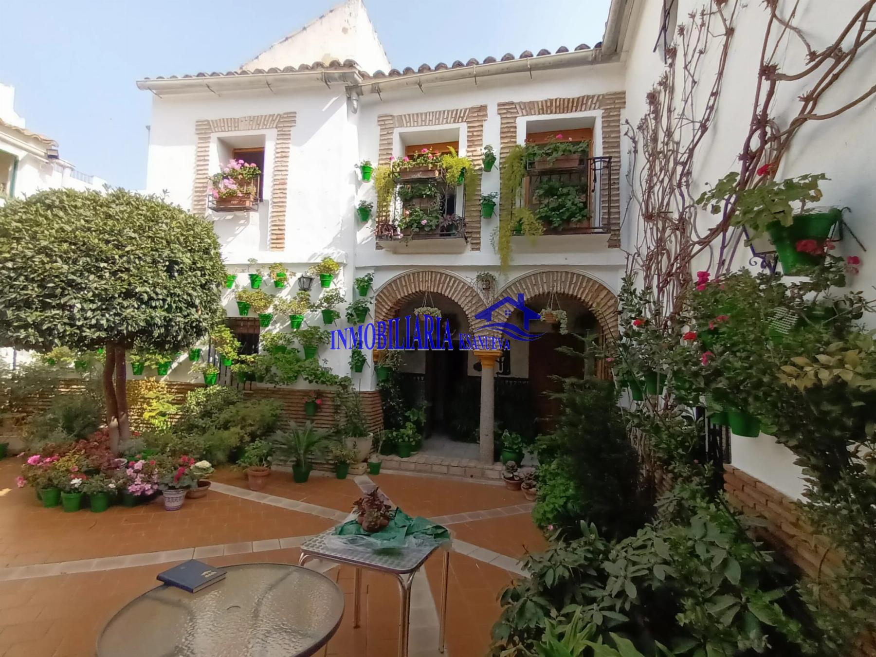 For sale of house in Córdoba