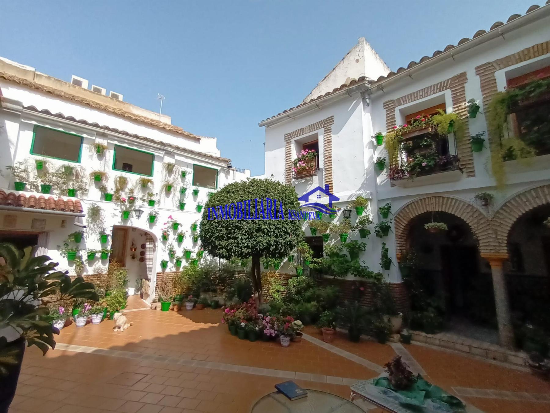 For sale of house in Córdoba