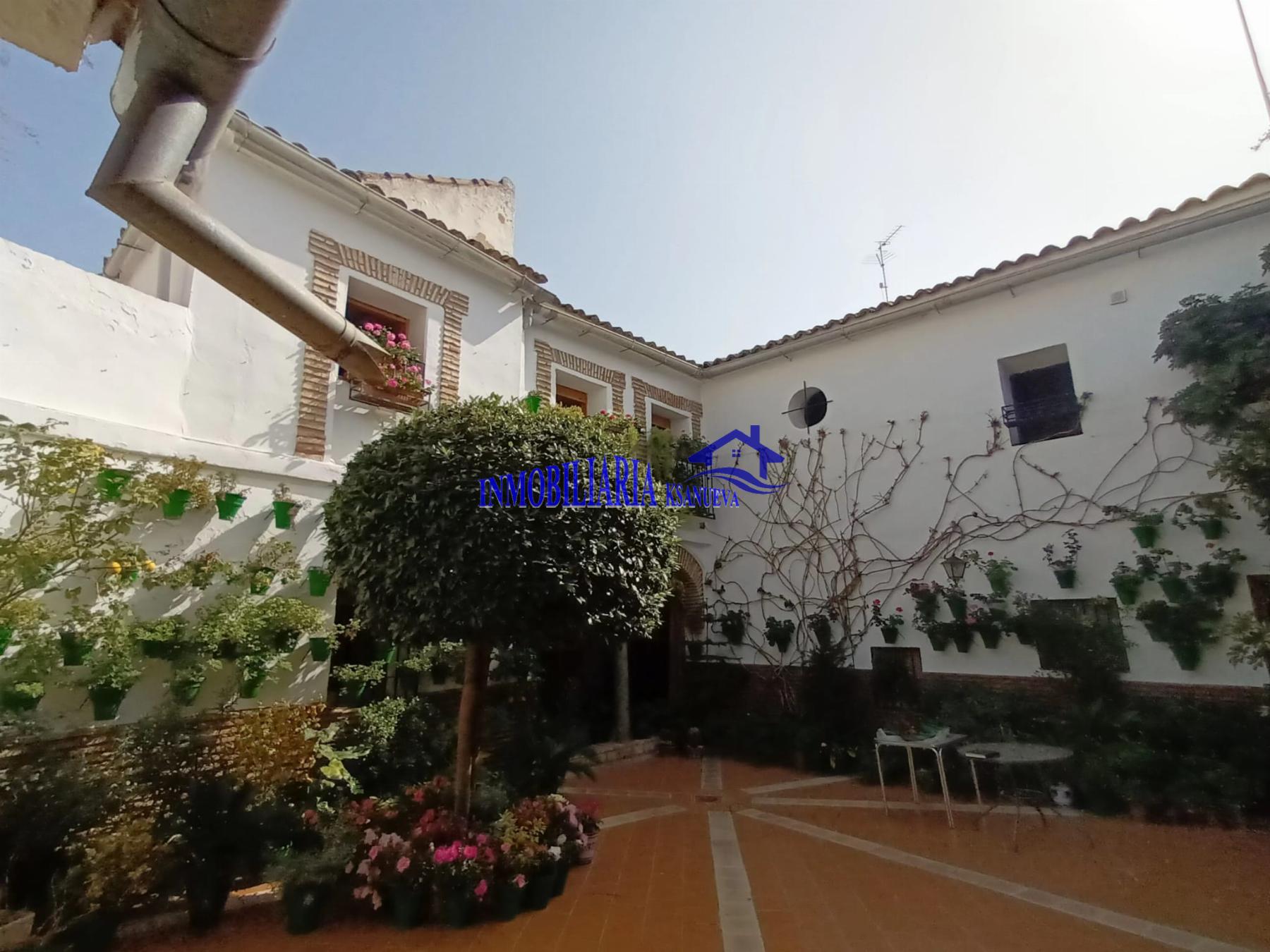 For sale of house in Córdoba