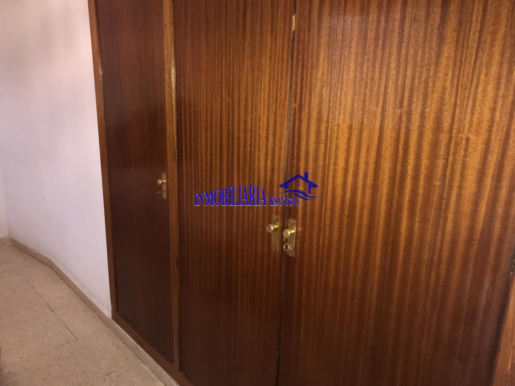 For sale of flat in Córdoba