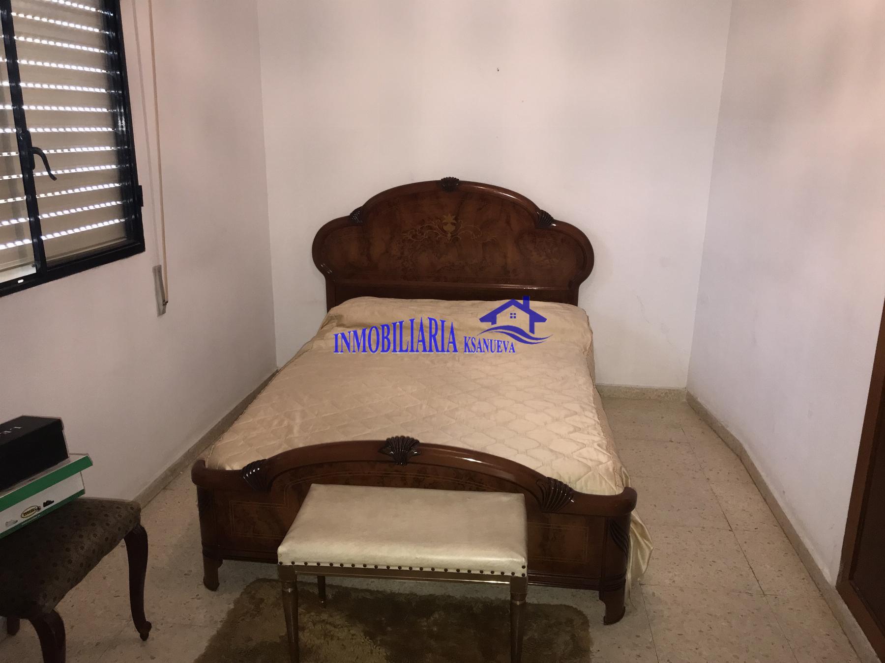 For sale of flat in Córdoba