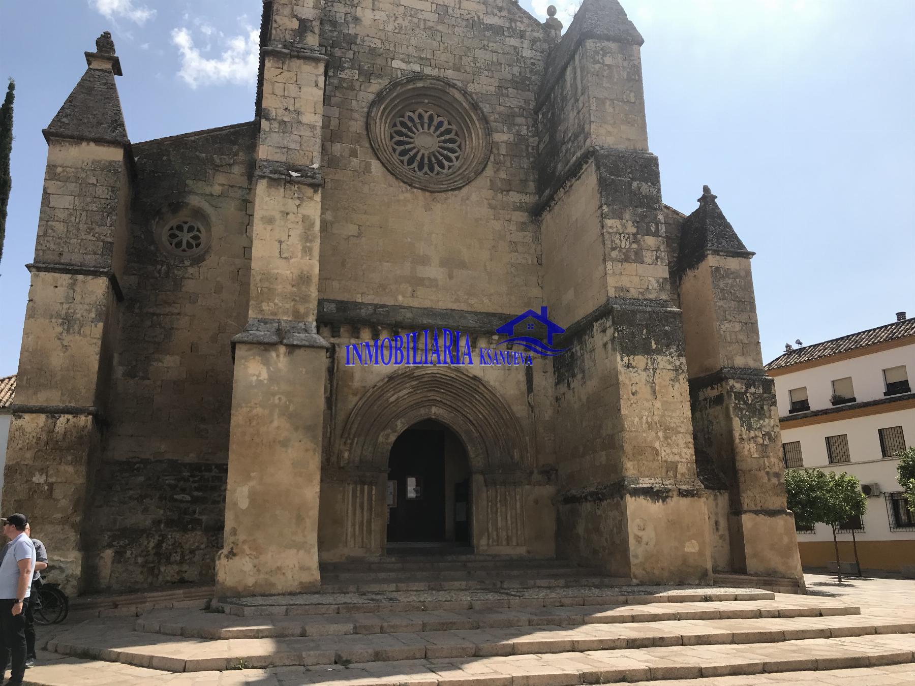 For sale of flat in Córdoba