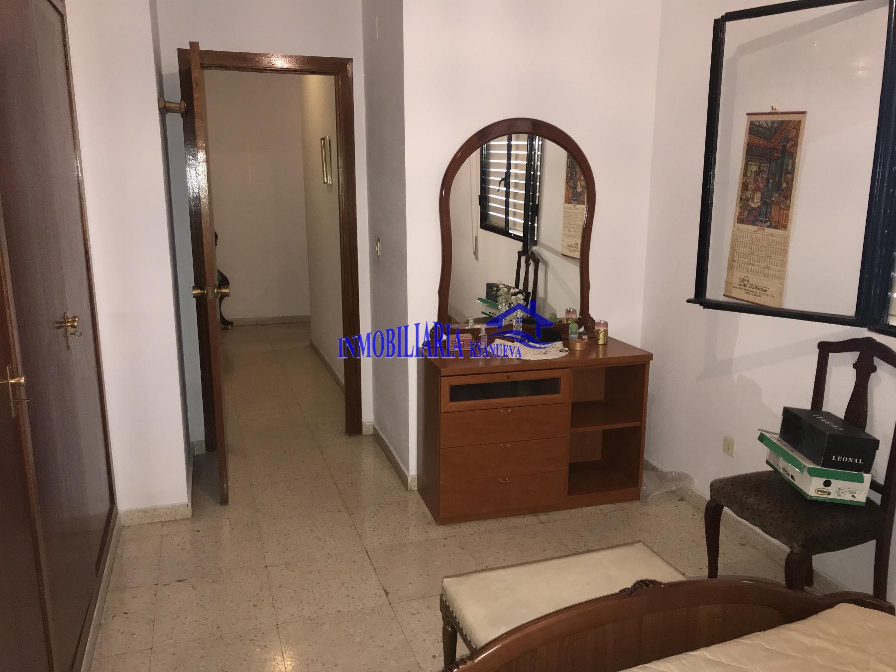 For sale of flat in Córdoba
