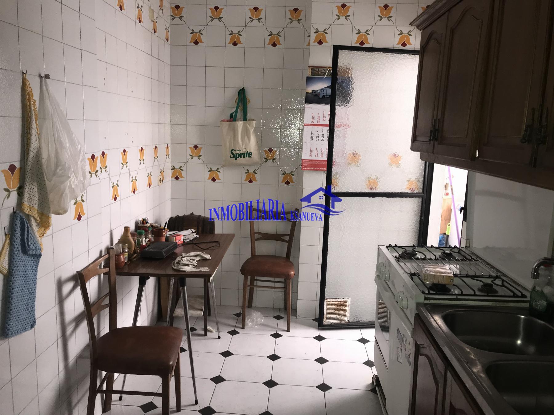 For sale of flat in Córdoba