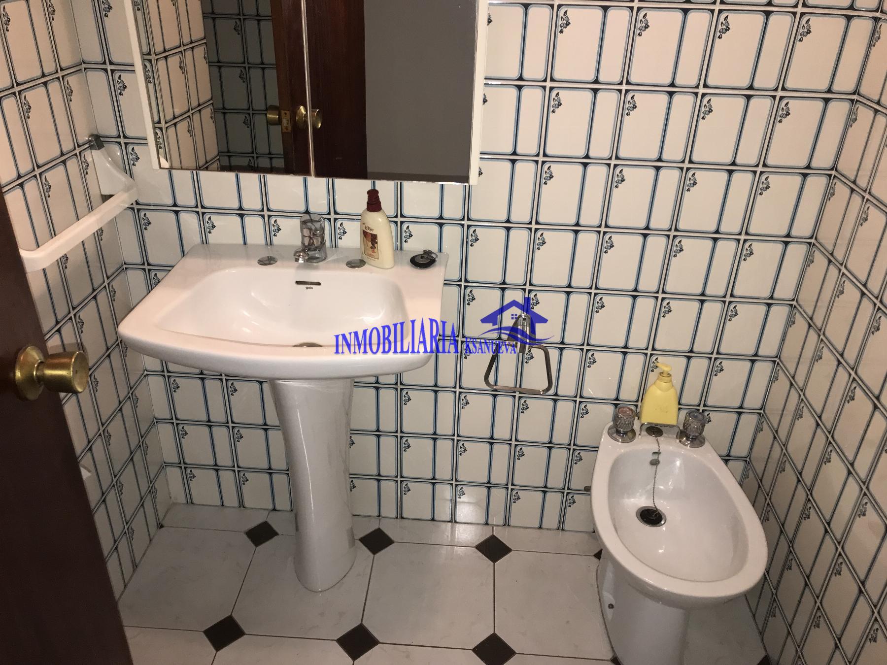 For sale of flat in Córdoba