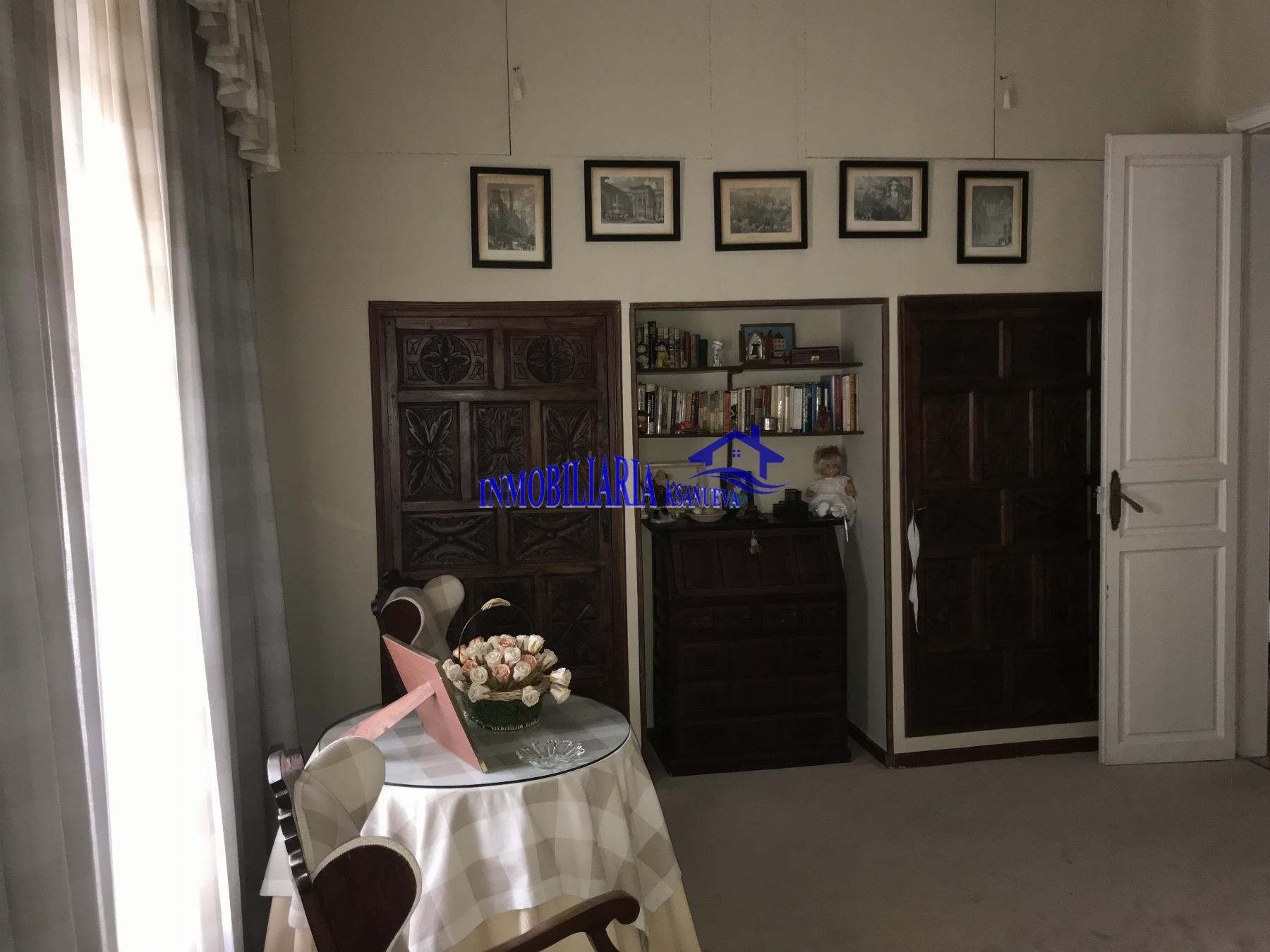 For sale of flat in Córdoba
