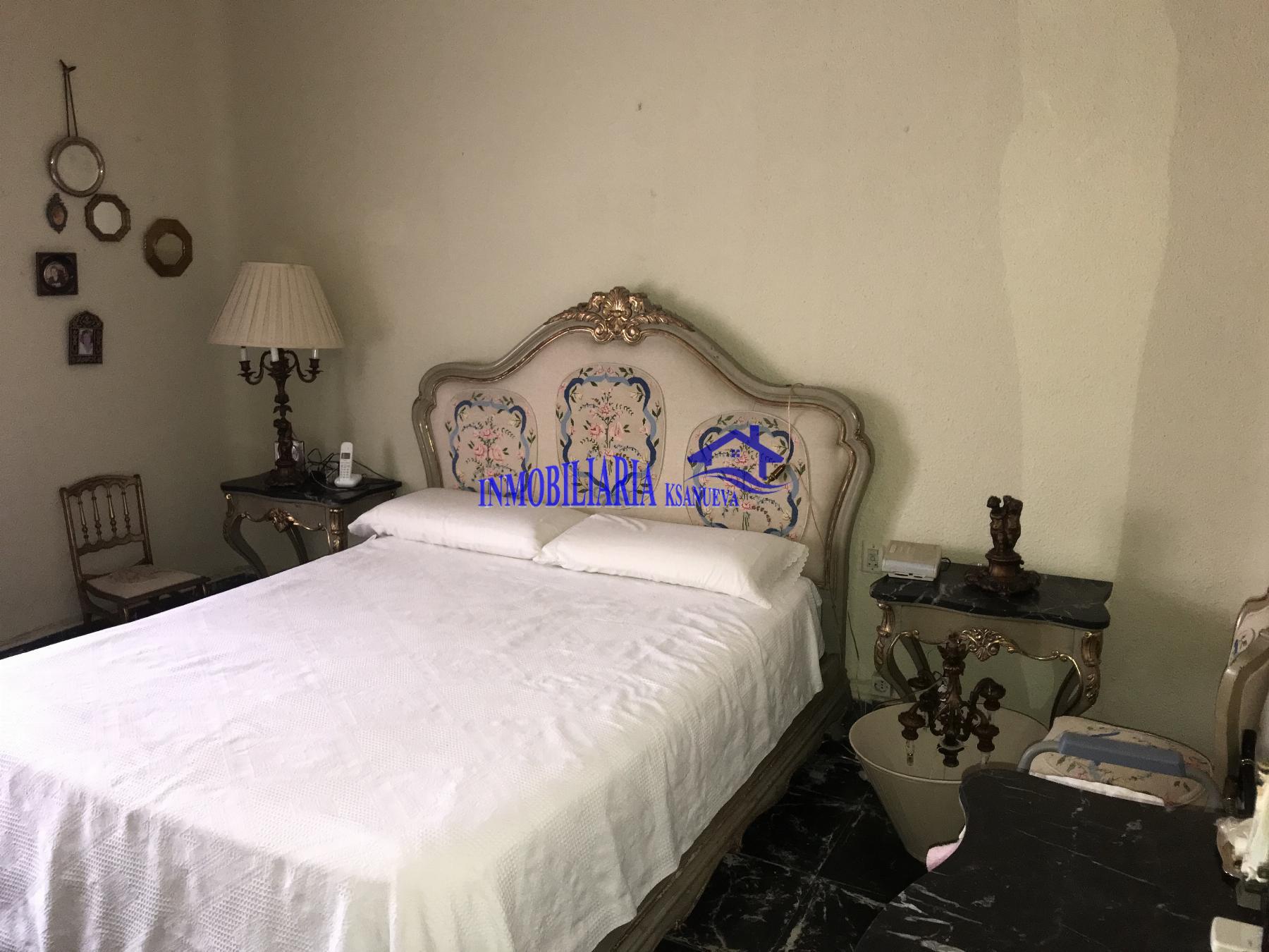 For sale of flat in Córdoba