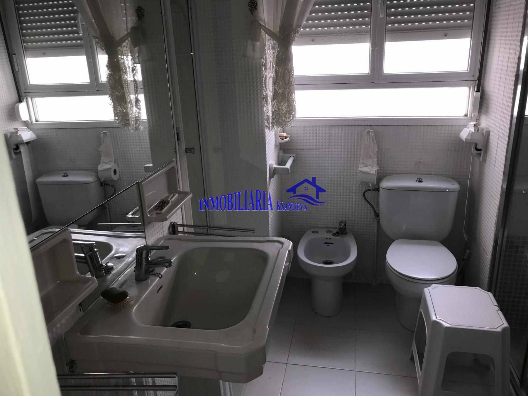 For sale of flat in Córdoba