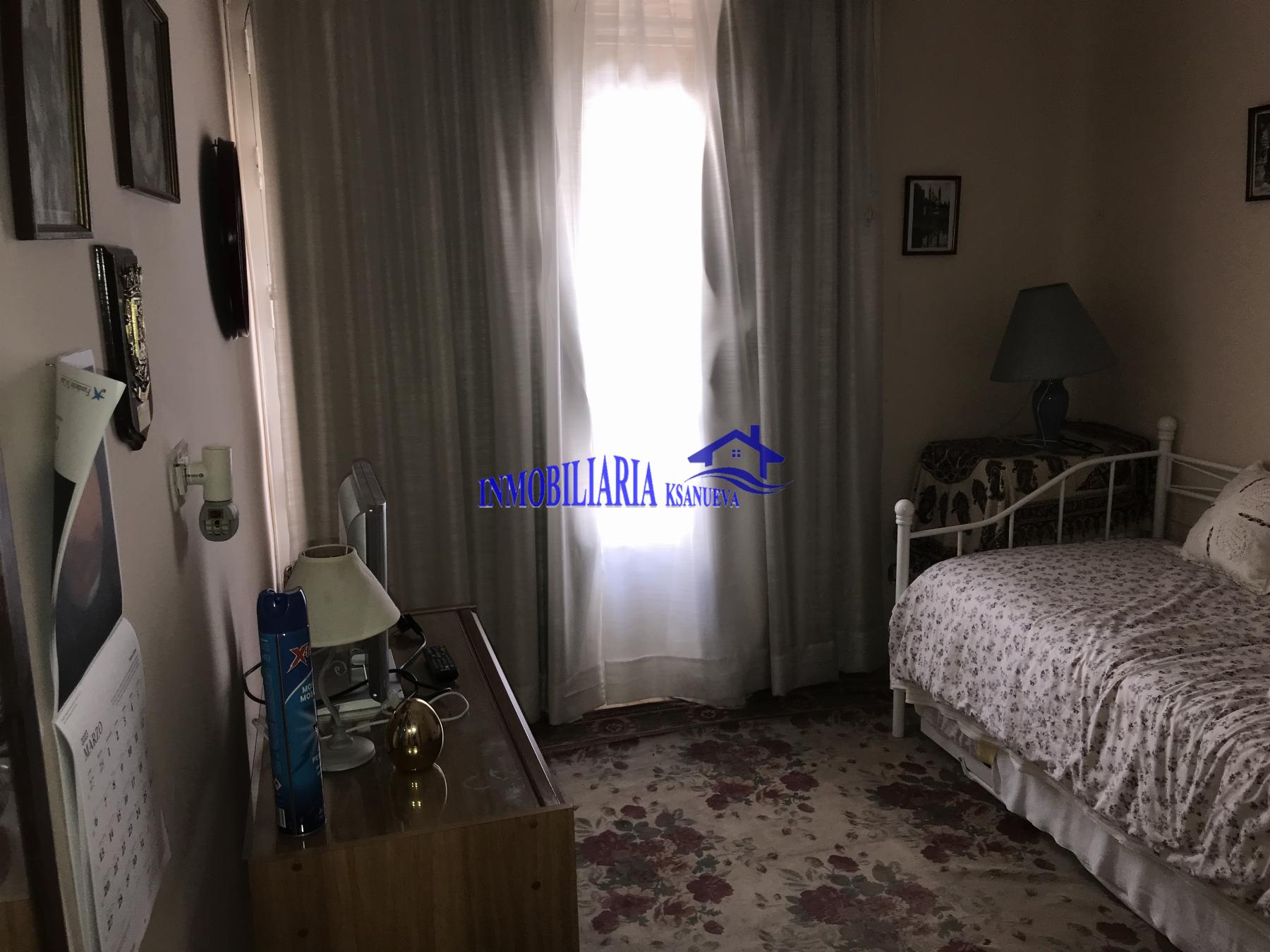 For sale of flat in Córdoba