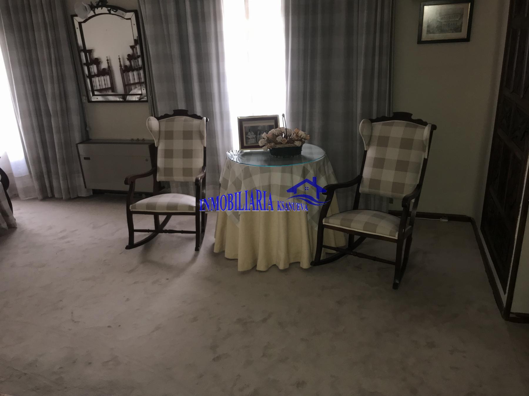For sale of flat in Córdoba