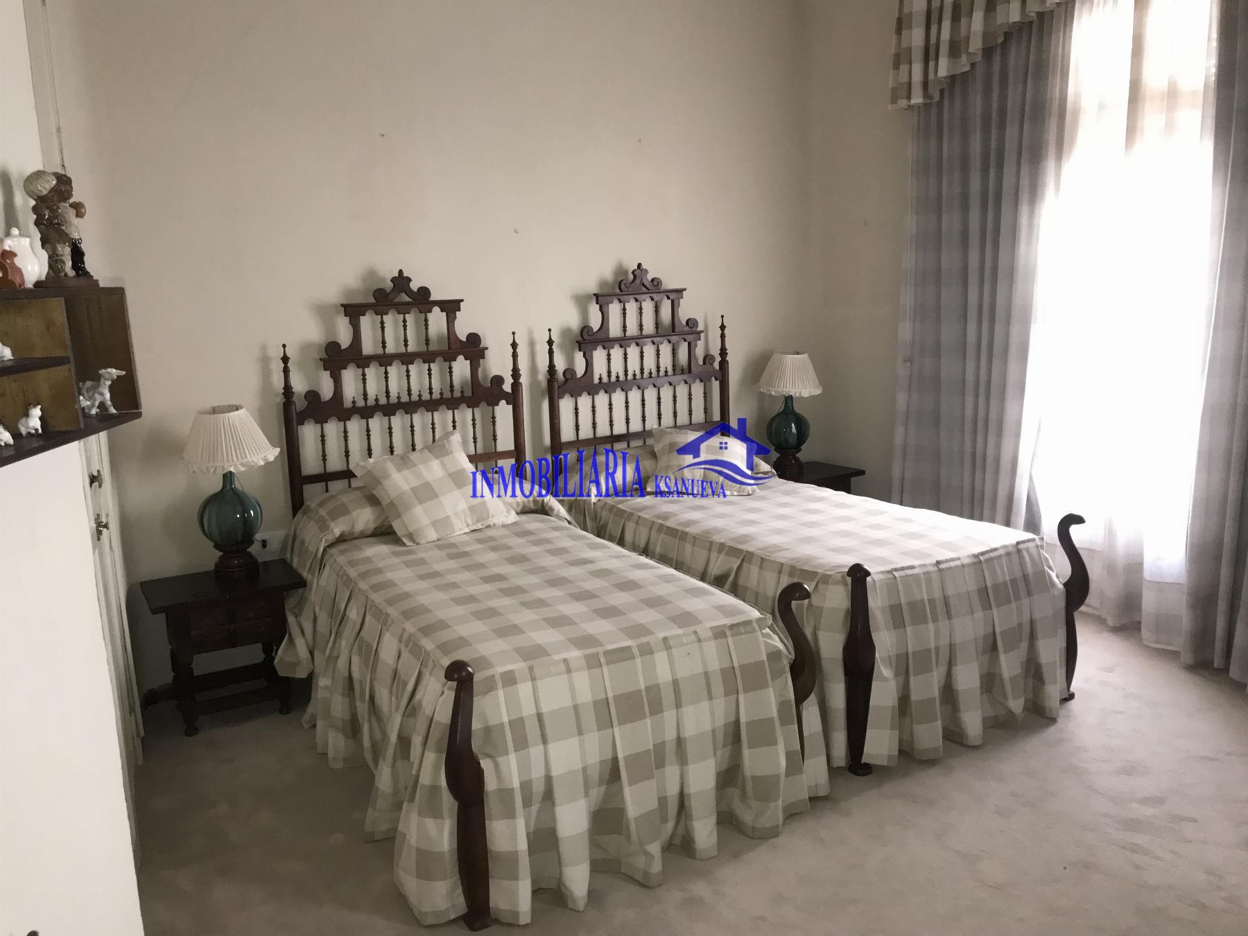 For sale of flat in Córdoba