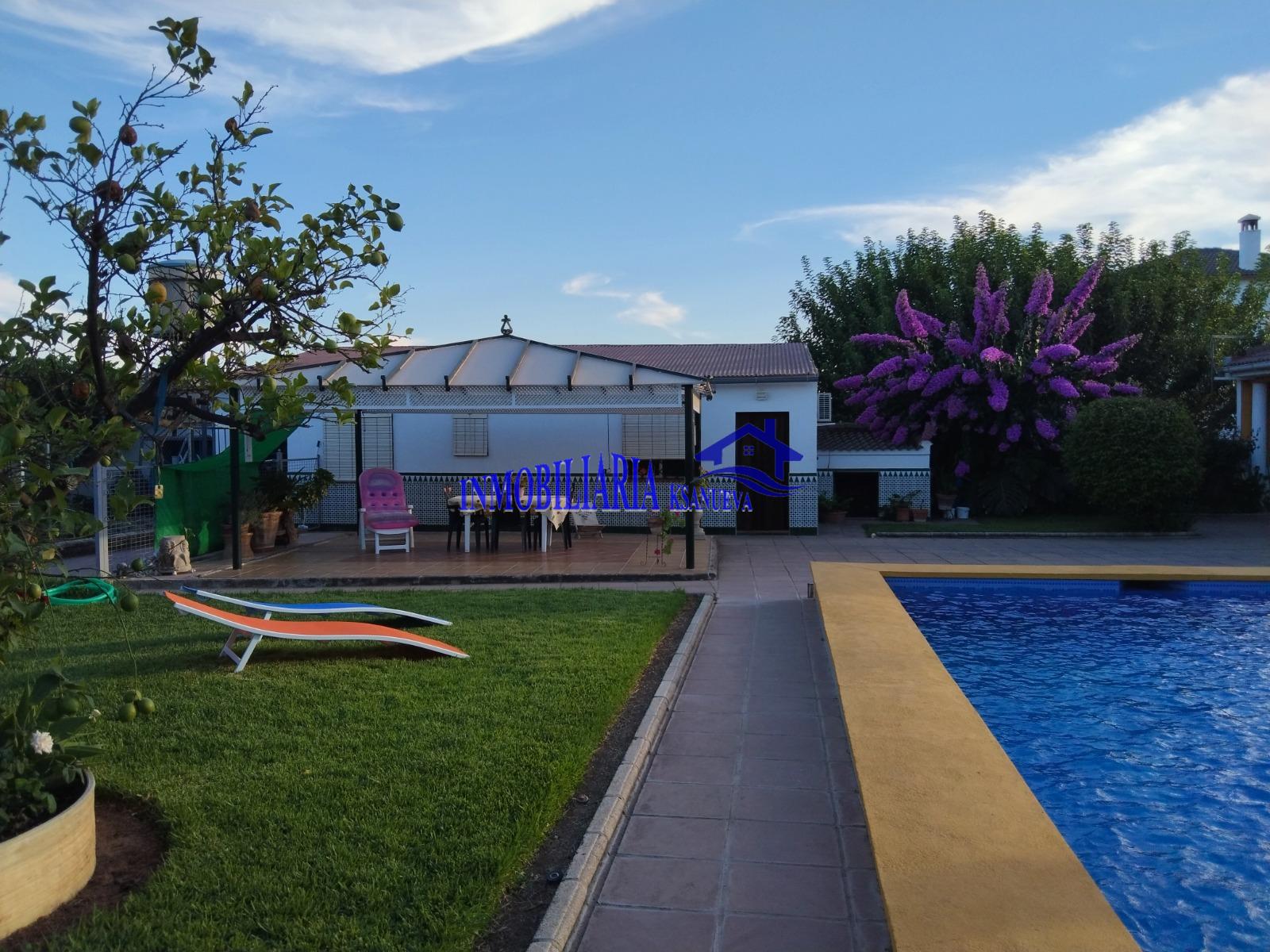 For sale of chalet in Córdoba