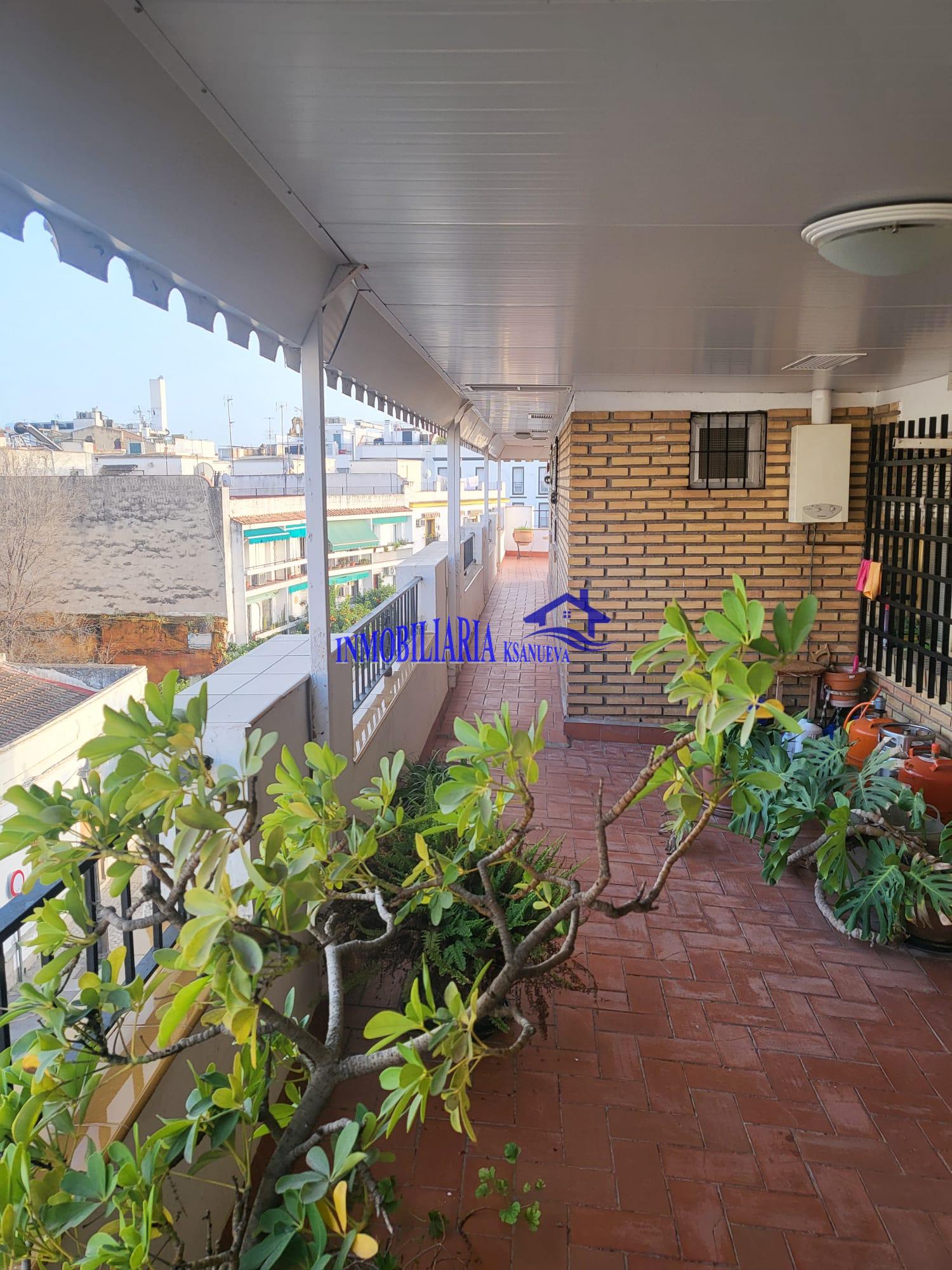 For sale of penthouse in Córdoba