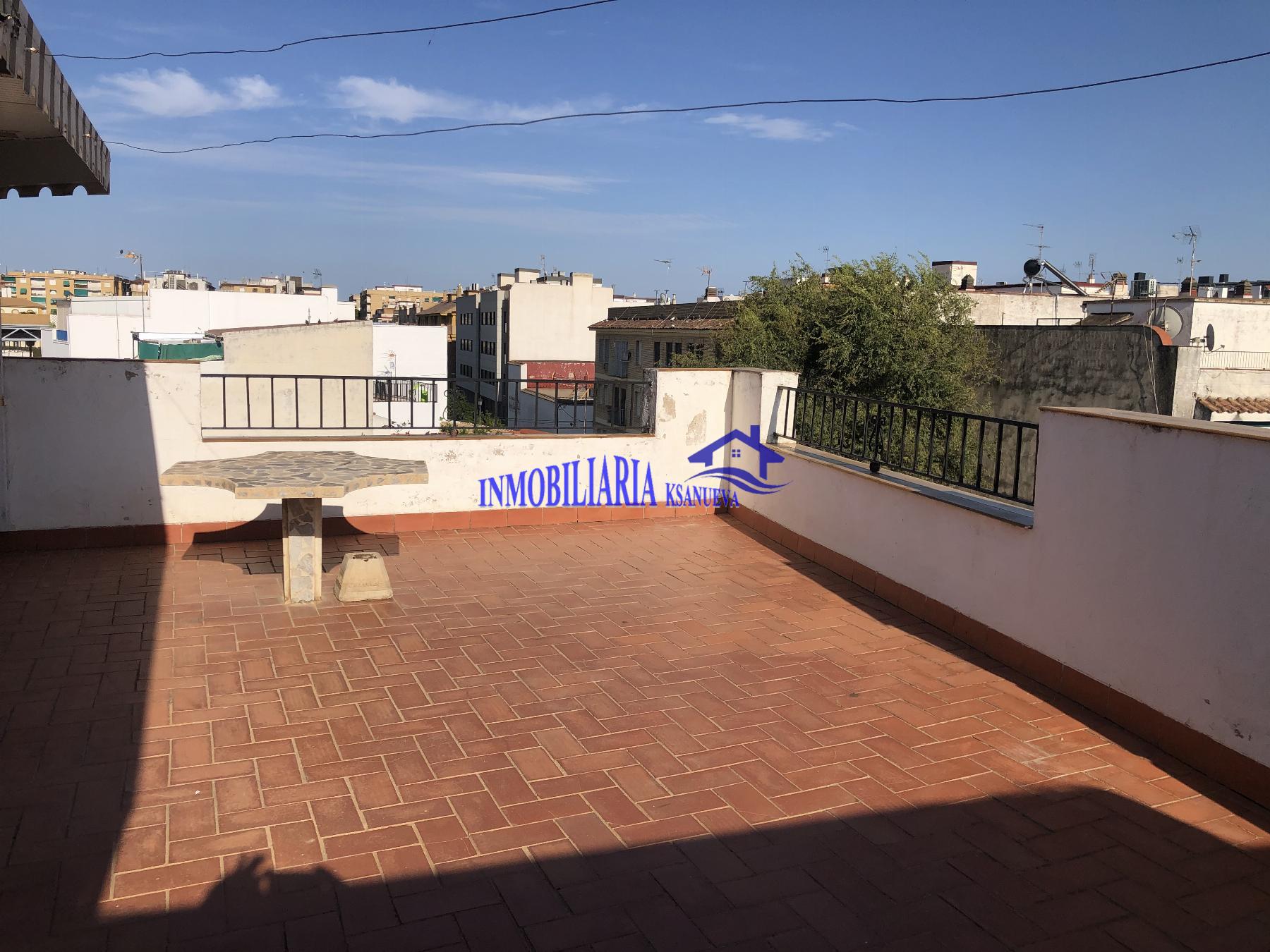 For sale of penthouse in Córdoba