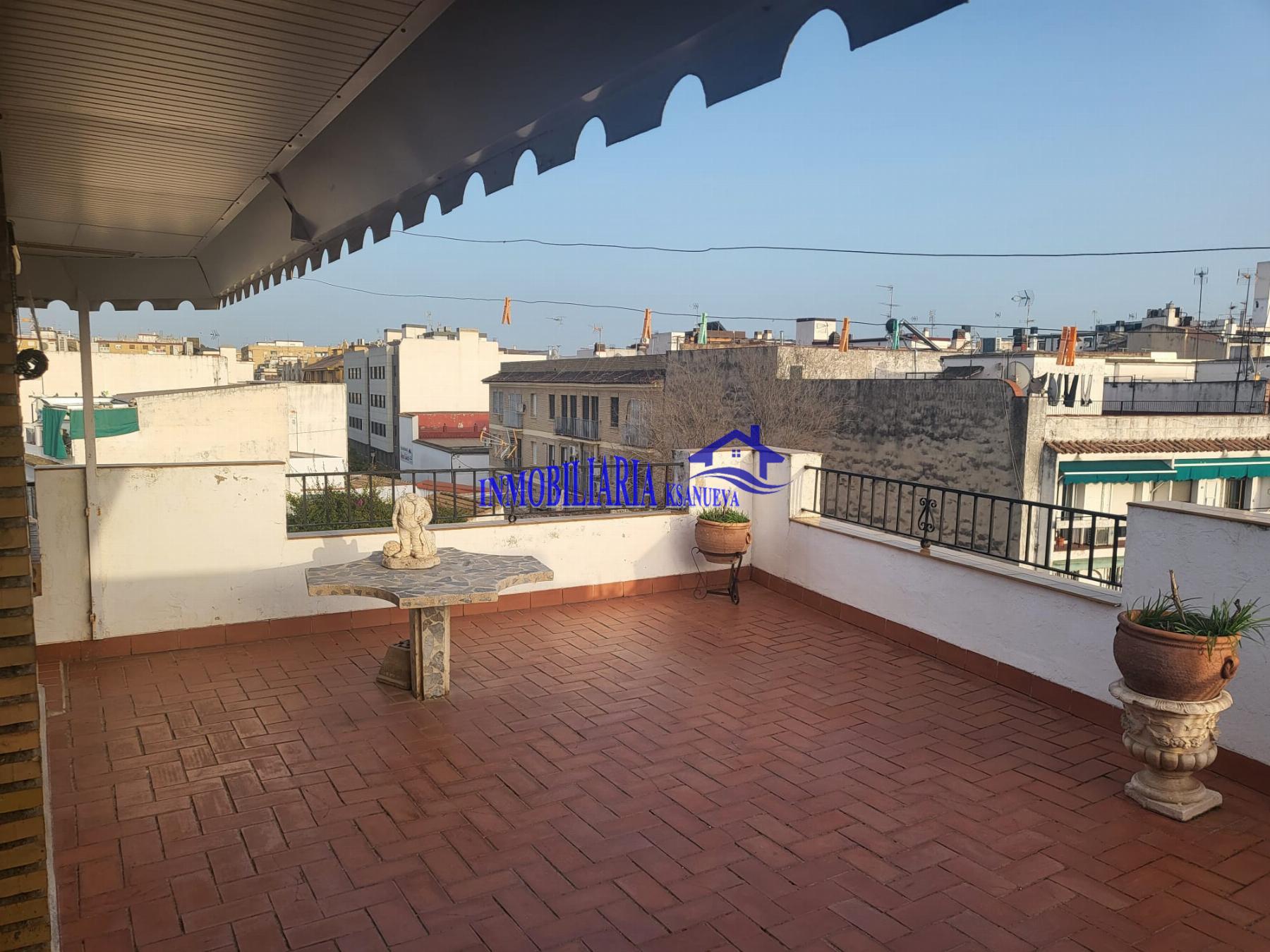 For sale of penthouse in Córdoba