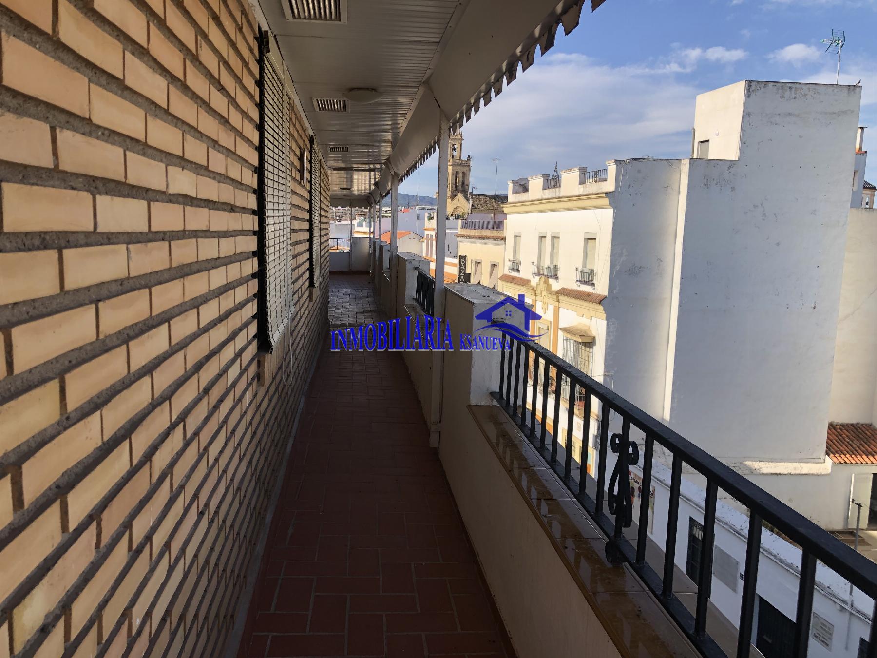 For sale of penthouse in Córdoba