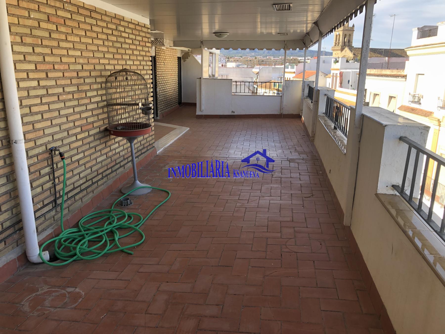 For sale of penthouse in Córdoba