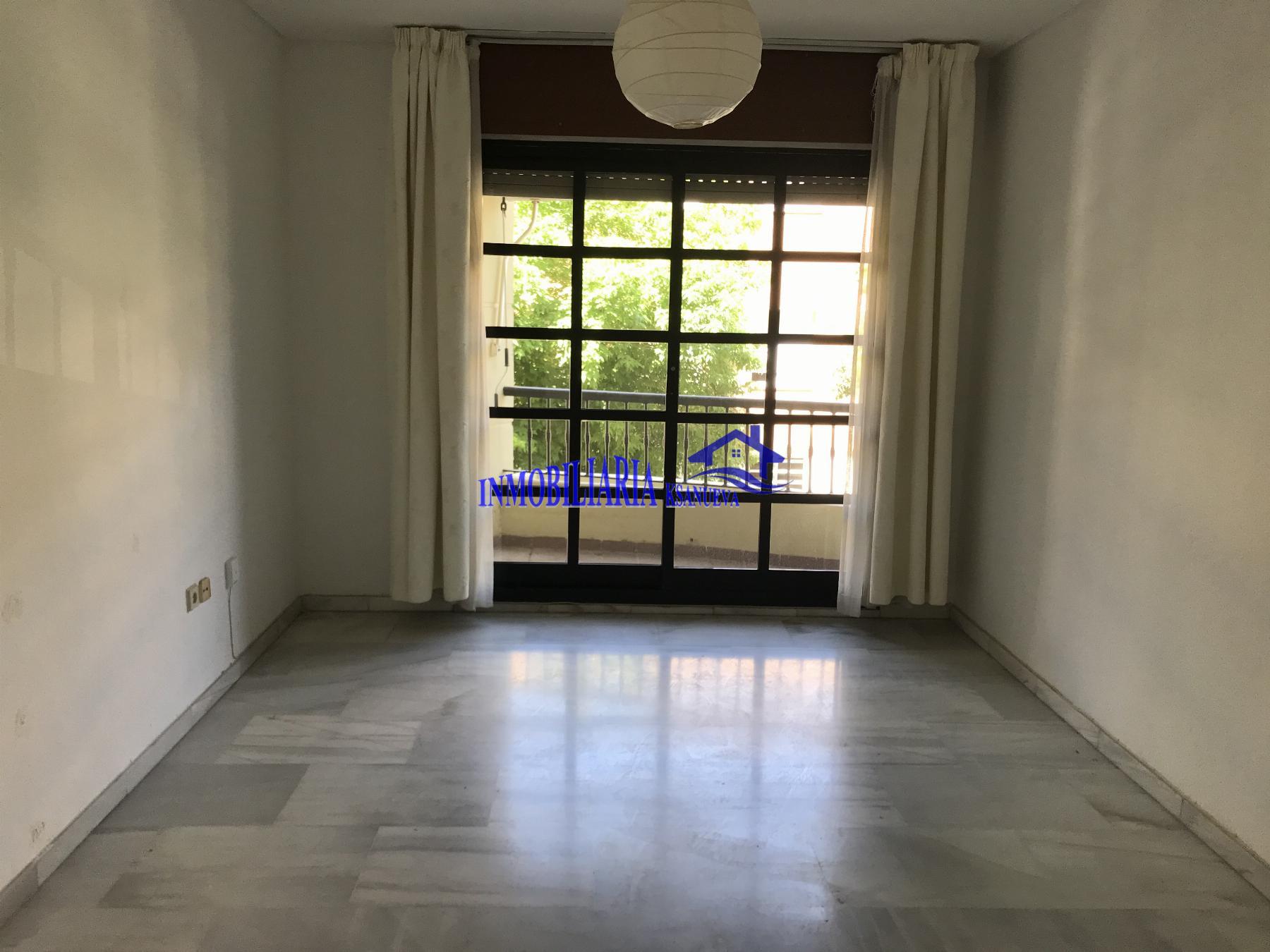 For sale of flat in Córdoba