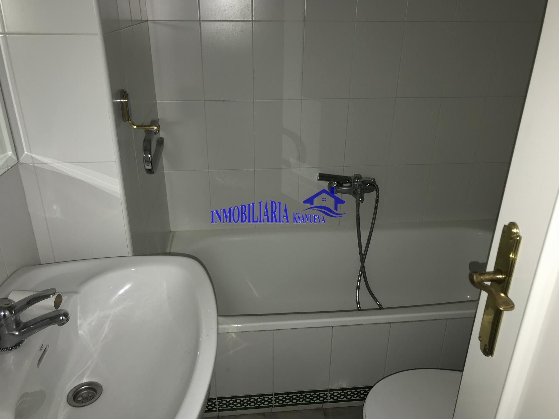 For sale of flat in Córdoba
