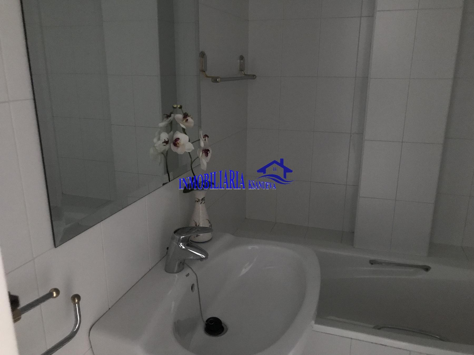 For sale of flat in Córdoba