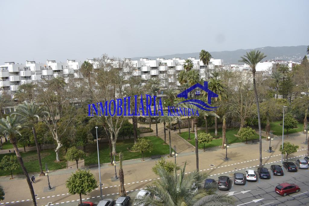 For sale of flat in Córdoba