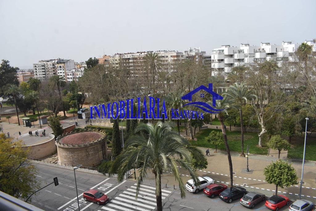 For sale of flat in Córdoba