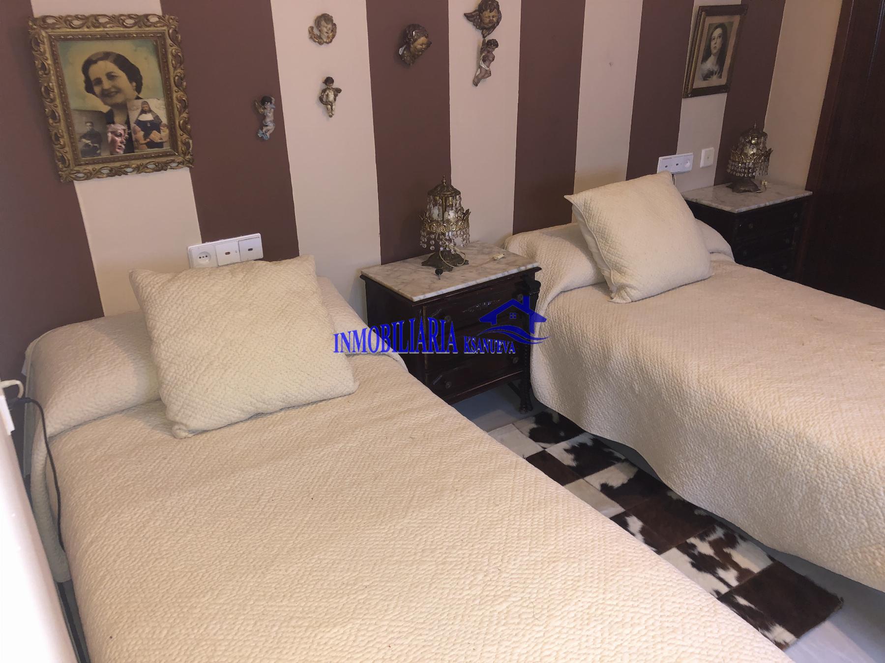 For sale of flat in Córdoba