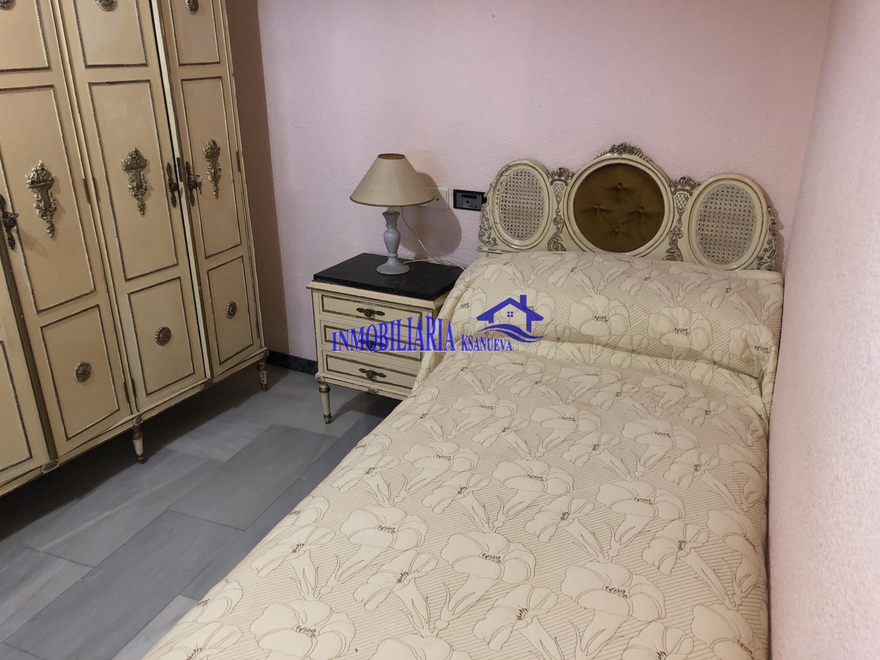For sale of flat in Córdoba
