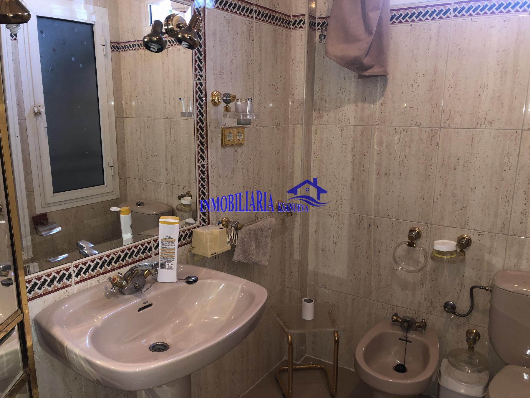 For sale of flat in Córdoba