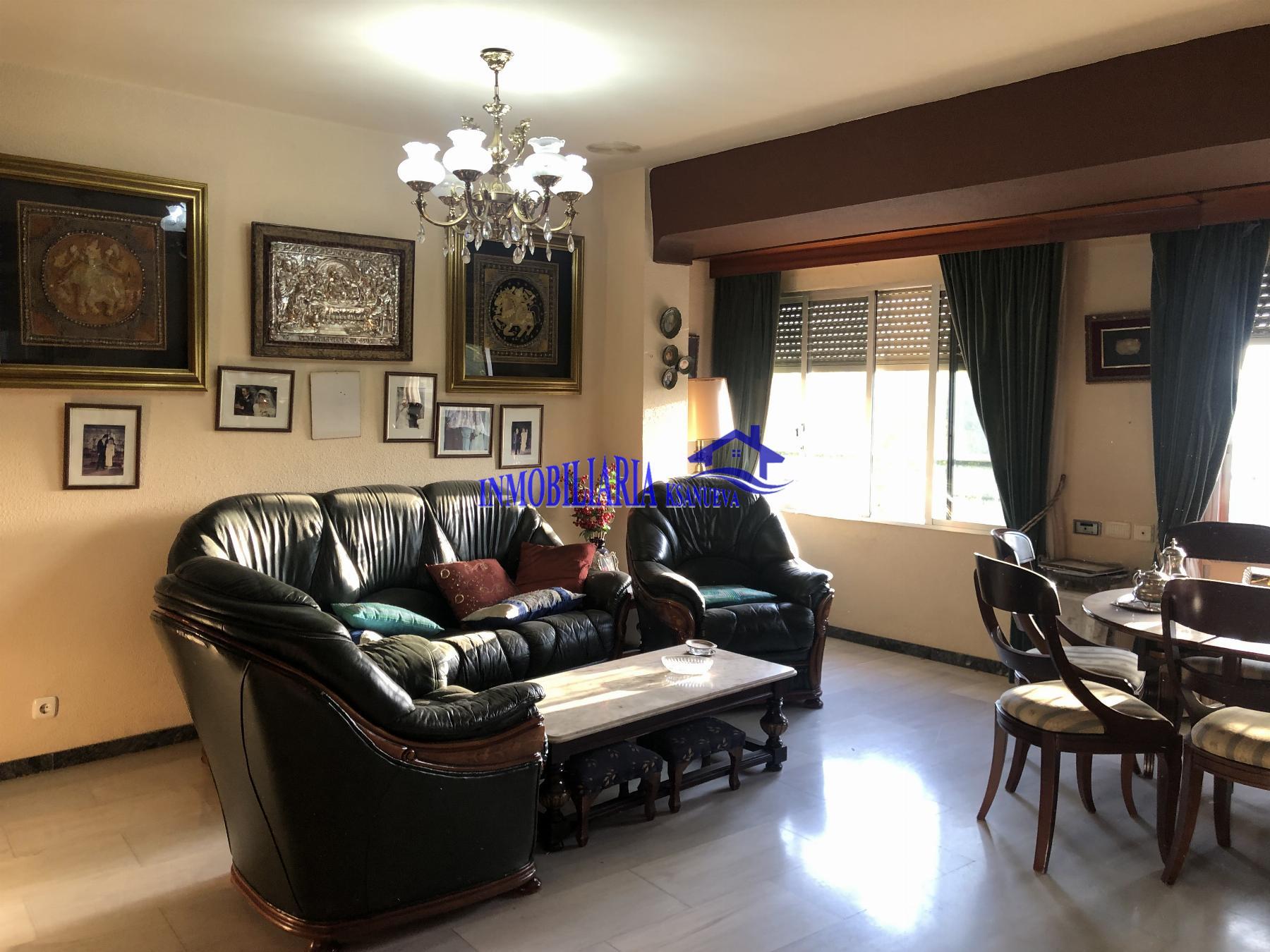 For sale of flat in Córdoba