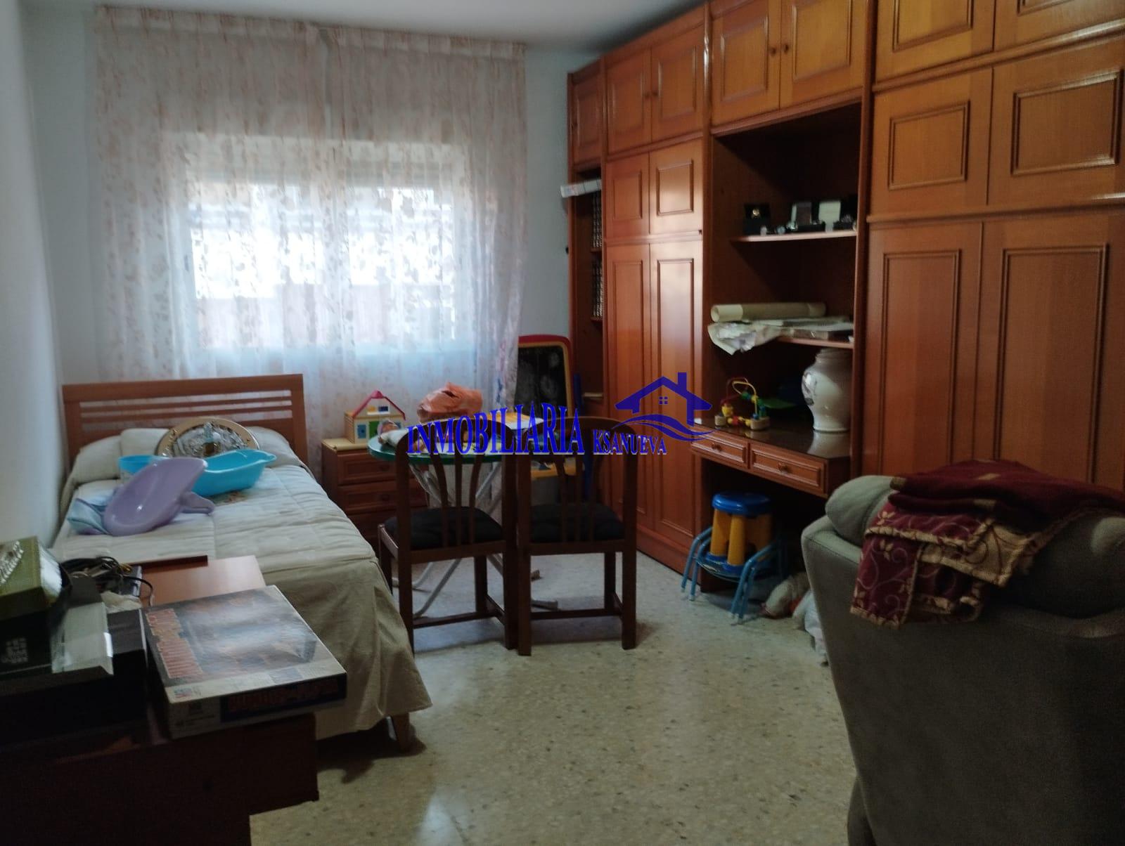 For sale of flat in Córdoba